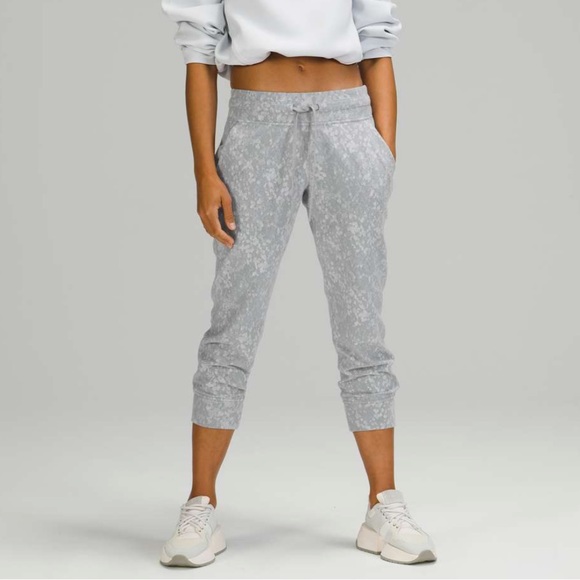 lululemon athletica Pants - Lululemon Ready to Rulu Jogger Crop - Size 14